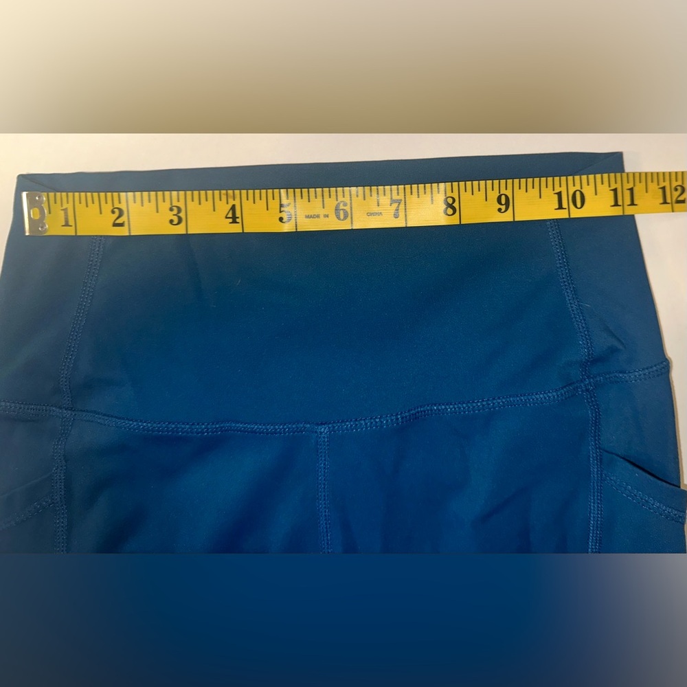 Zyia Active Leggings Women’s Size Small Blue Brilliant Hi-Rise Capri 22” Pockets - Picture 4 of 5